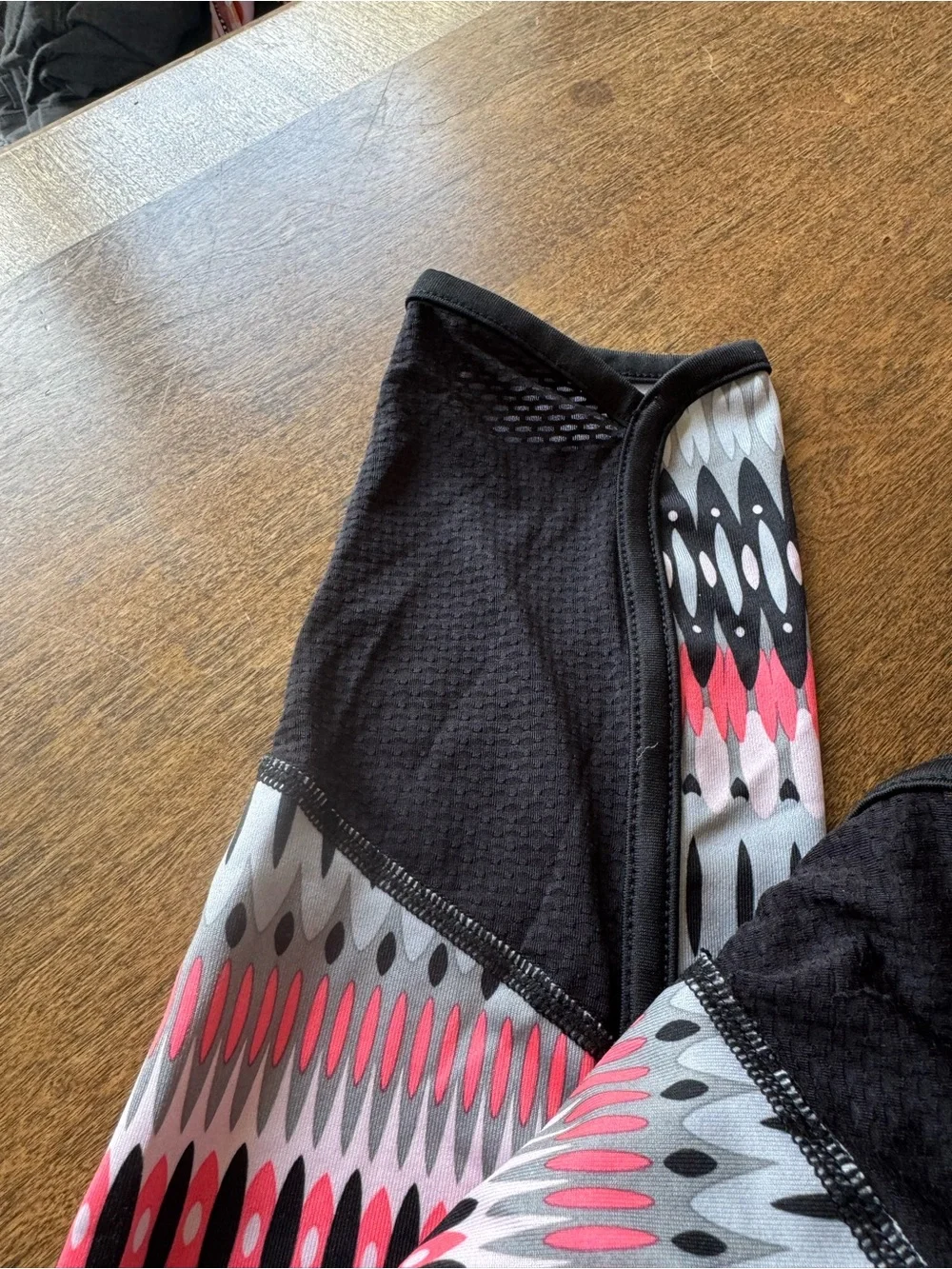Gymboree Patterned Activewear Leggings in Black, Gray & Pink. Girls sz 10/12